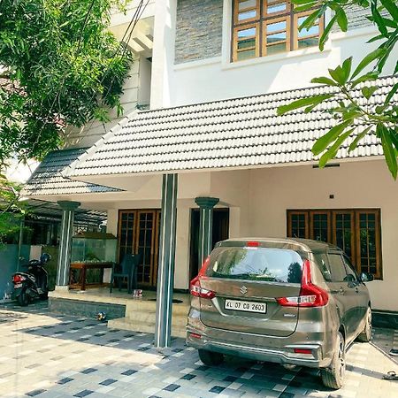Budget Home Kochi Buitenkant foto