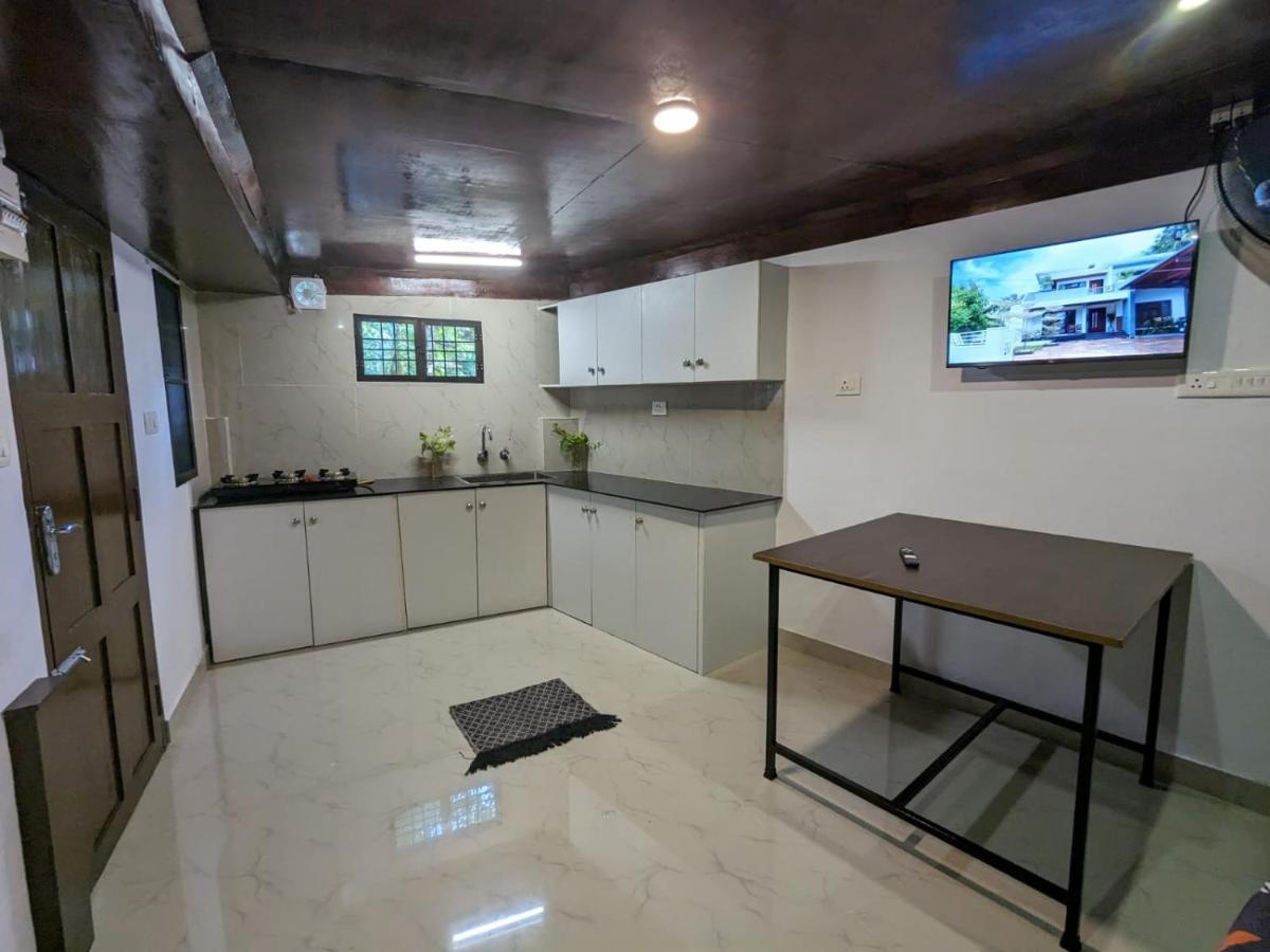 Budget Home Kochi Buitenkant foto