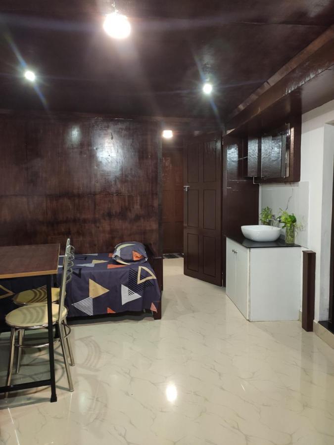 Budget Home Kochi Buitenkant foto