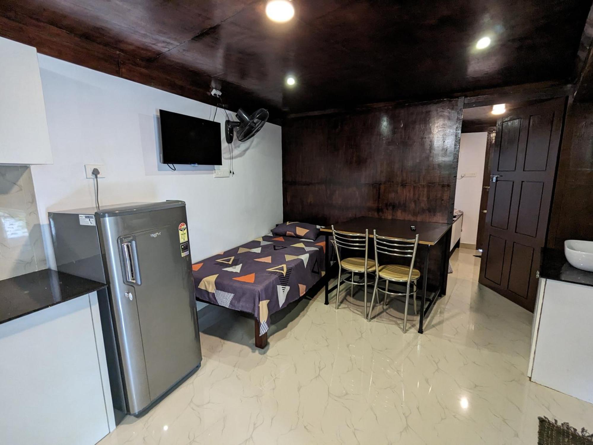 Budget Home Kochi Buitenkant foto