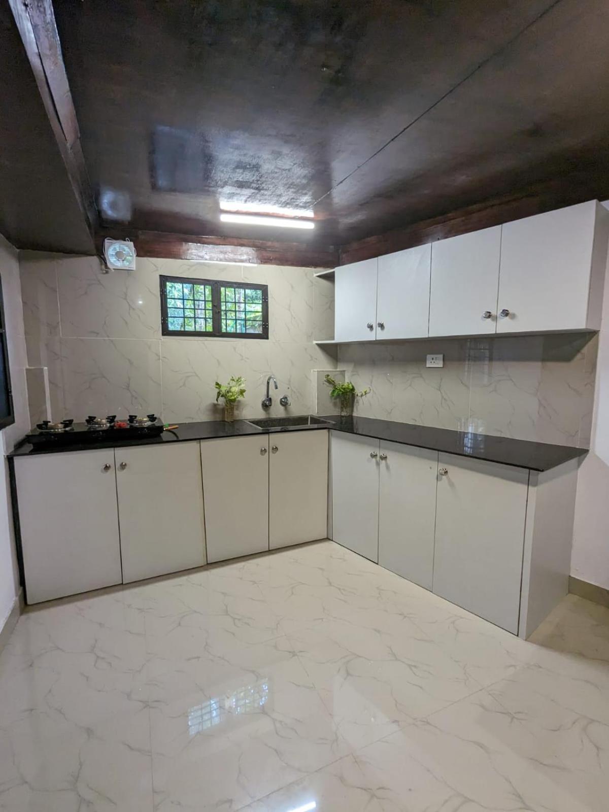 Budget Home Kochi Buitenkant foto