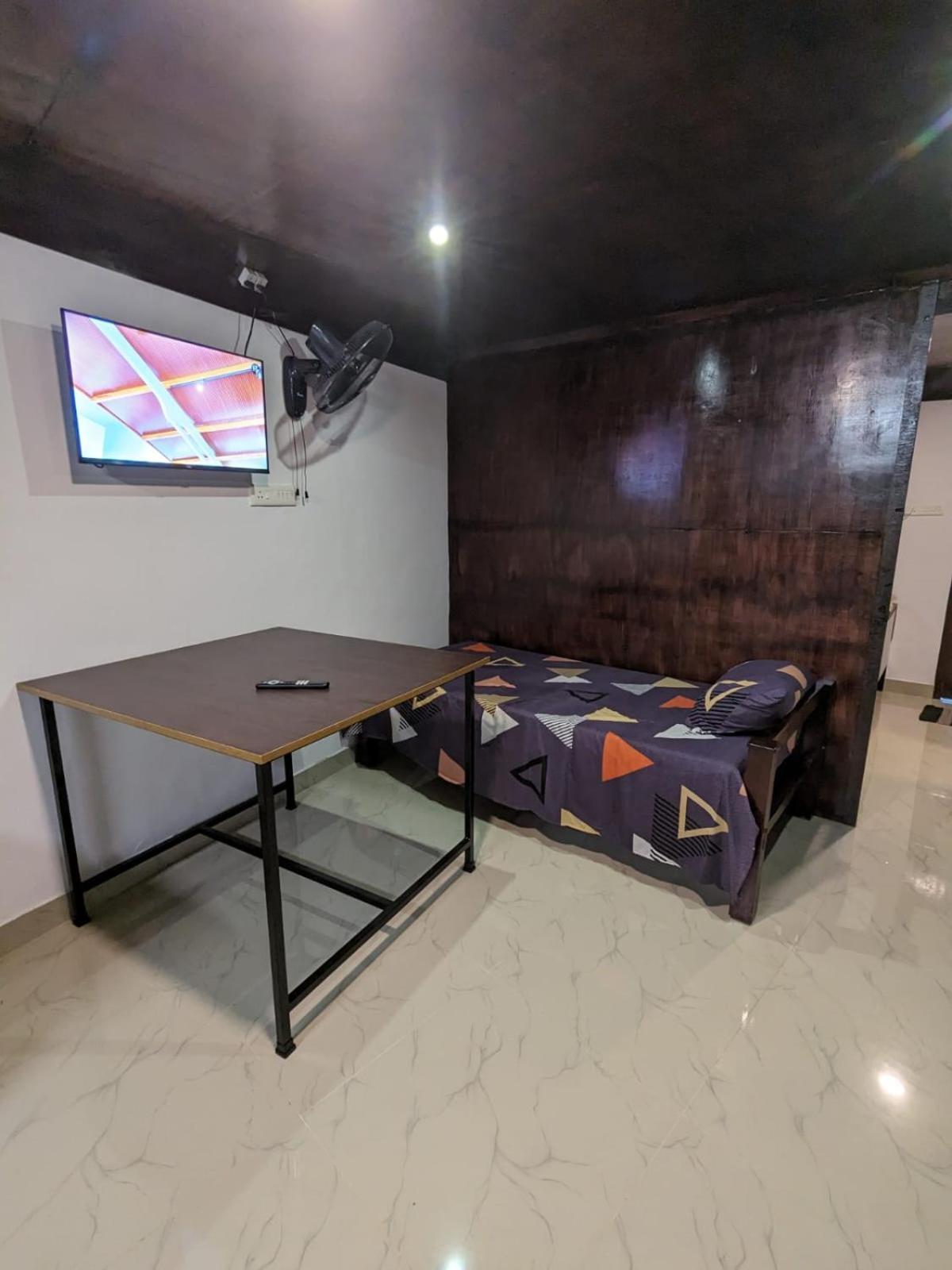 Budget Home Kochi Buitenkant foto