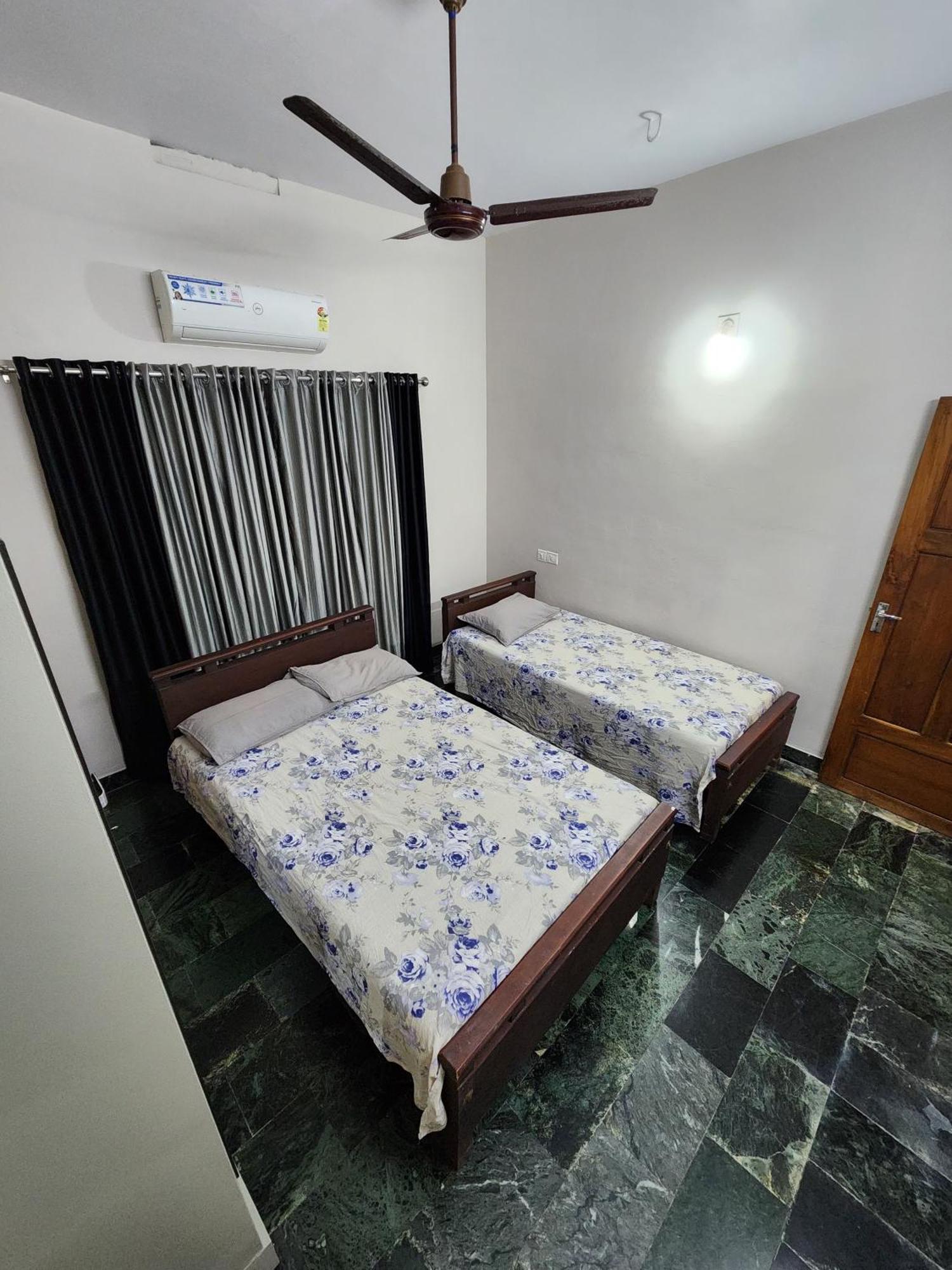 Budget Home Kochi Buitenkant foto